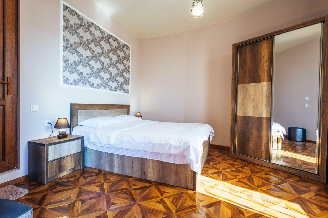 Memory House Hotel Kutaiszi Kültér fotó